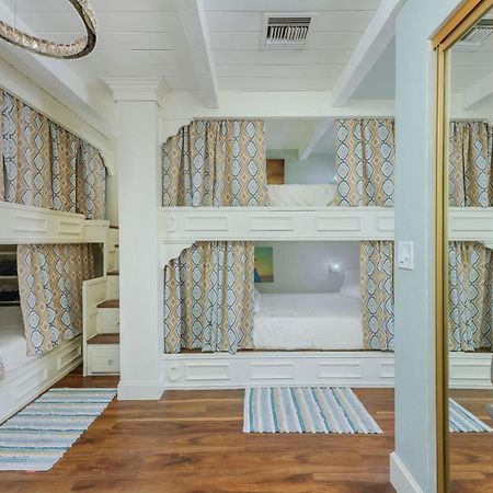 Smart Solution - Individual Private Bed-Pods In Gorgeous Shared Space - Women Only Dorm In Room 5 - Coed House - Full-Sized Mattresses In Individual Pods - With Built-In Private Storage - Gorgeous Shared Room - Affordable Luxury - Sparrow House Phoenix Exterior photo