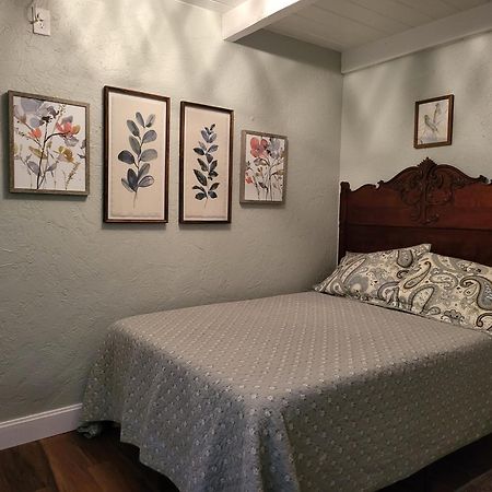 Smart Solution - Individual Private Bed-Pods In Gorgeous Shared Space - Women Only Dorm In Room 5 - Coed House - Full-Sized Mattresses In Individual Pods - With Built-In Private Storage - Gorgeous Shared Room - Affordable Luxury - Sparrow House Phoenix Exterior photo
