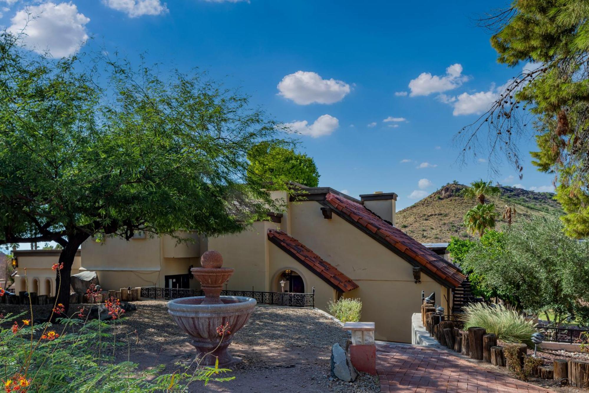 Smart Solution - Individual Private Bed-Pods In Gorgeous Shared Space - Women Only Dorm In Room 5 - Coed House - Full-Sized Mattresses In Individual Pods - With Built-In Private Storage - Gorgeous Shared Room - Affordable Luxury - Sparrow House Phoenix Exterior photo